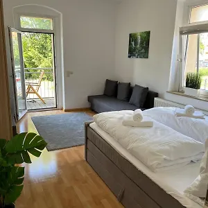 Leuben - Stylisch - Balkon - Kueche Apartment Dresden
